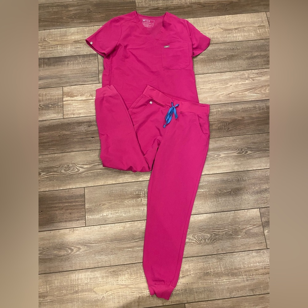 FIGS PINK SCRUBS top-med pants- small